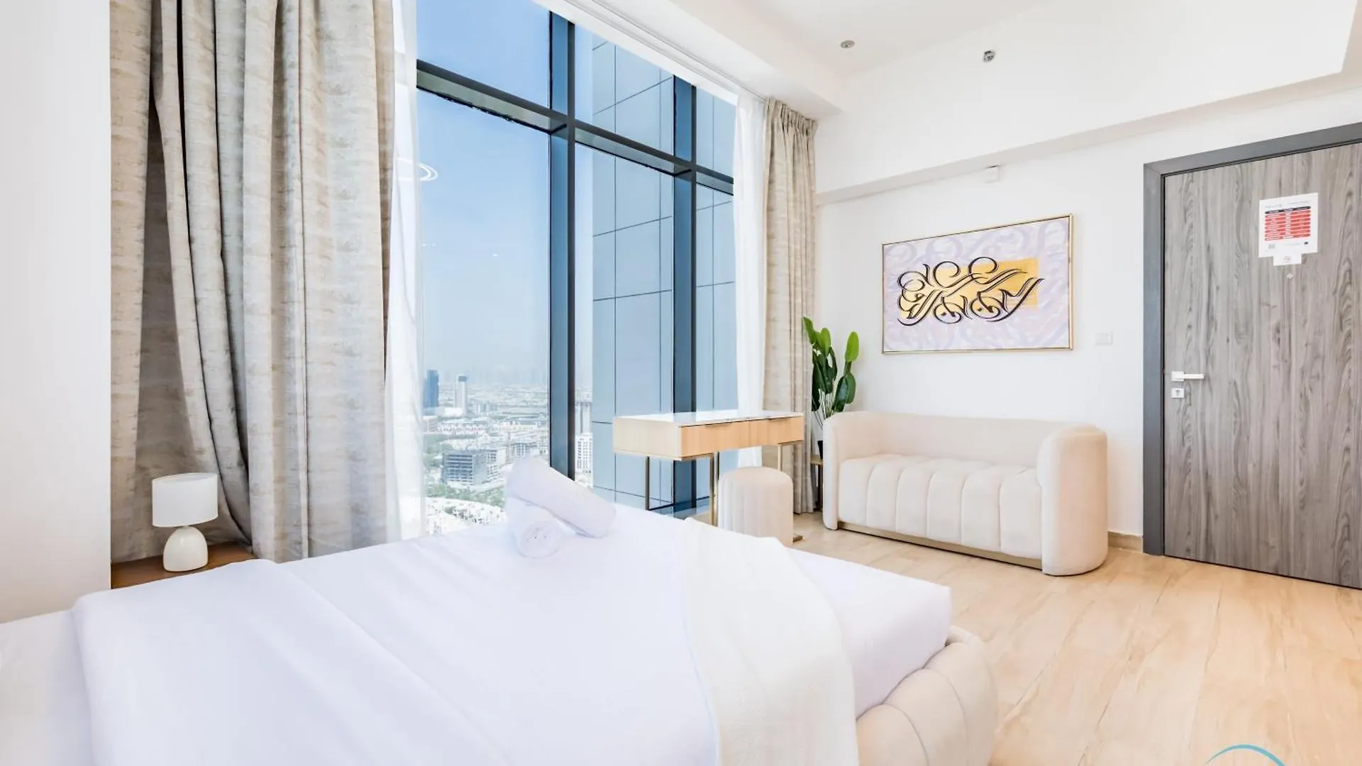 Majestic Studio Apartment In Regina Tower, Jumeirah Village Circle By Deluxe Holiday Homes Dubai