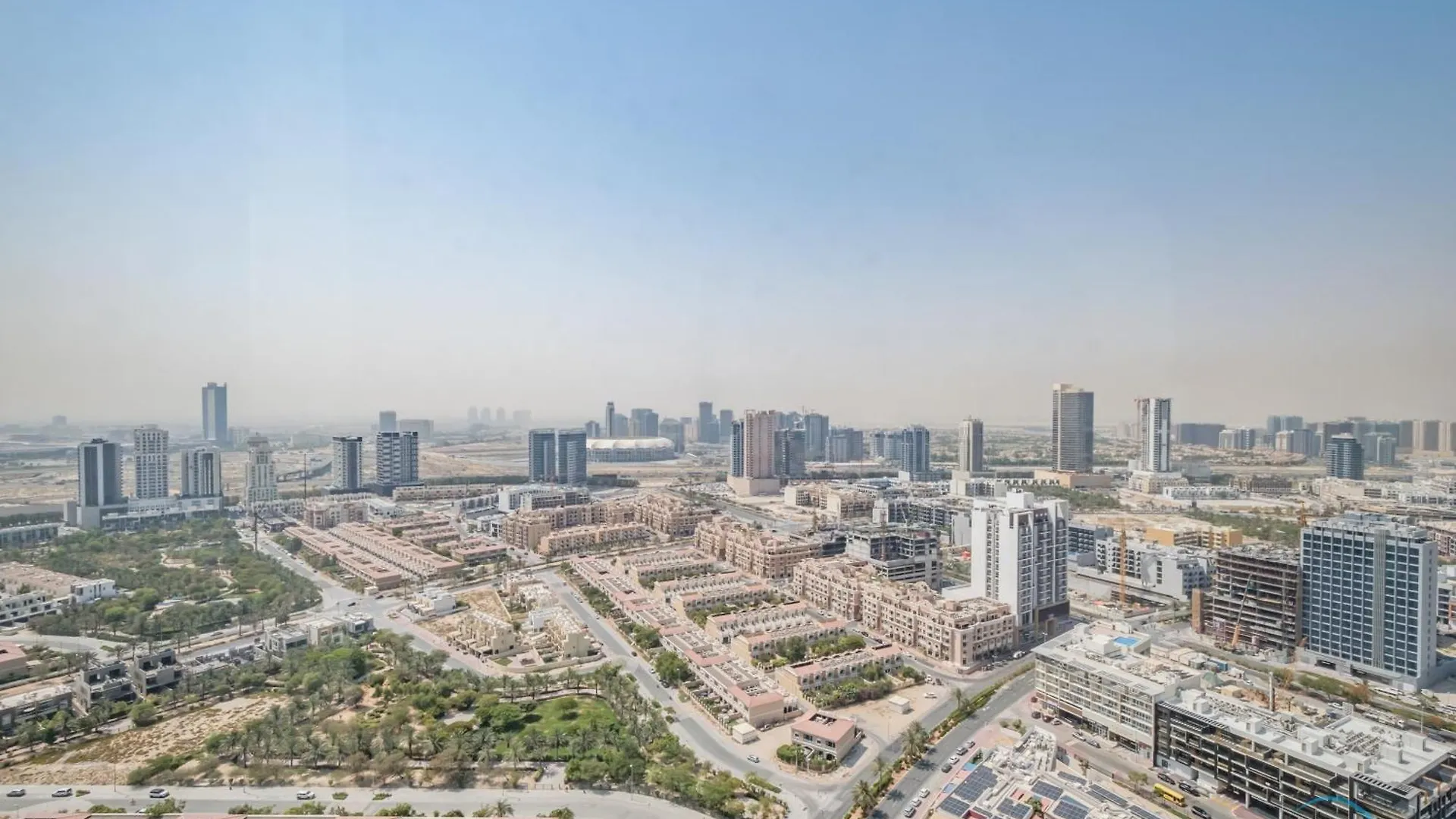 Majestic Studio Apartment In Regina Tower, Jumeirah Village Circle By Deluxe Holiday Homes Dubai