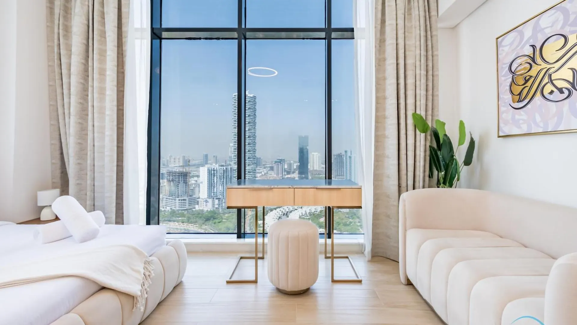 Majestic Studio Apartment In Regina Tower, Jumeirah Village Circle By Deluxe Holiday Homes Dubai