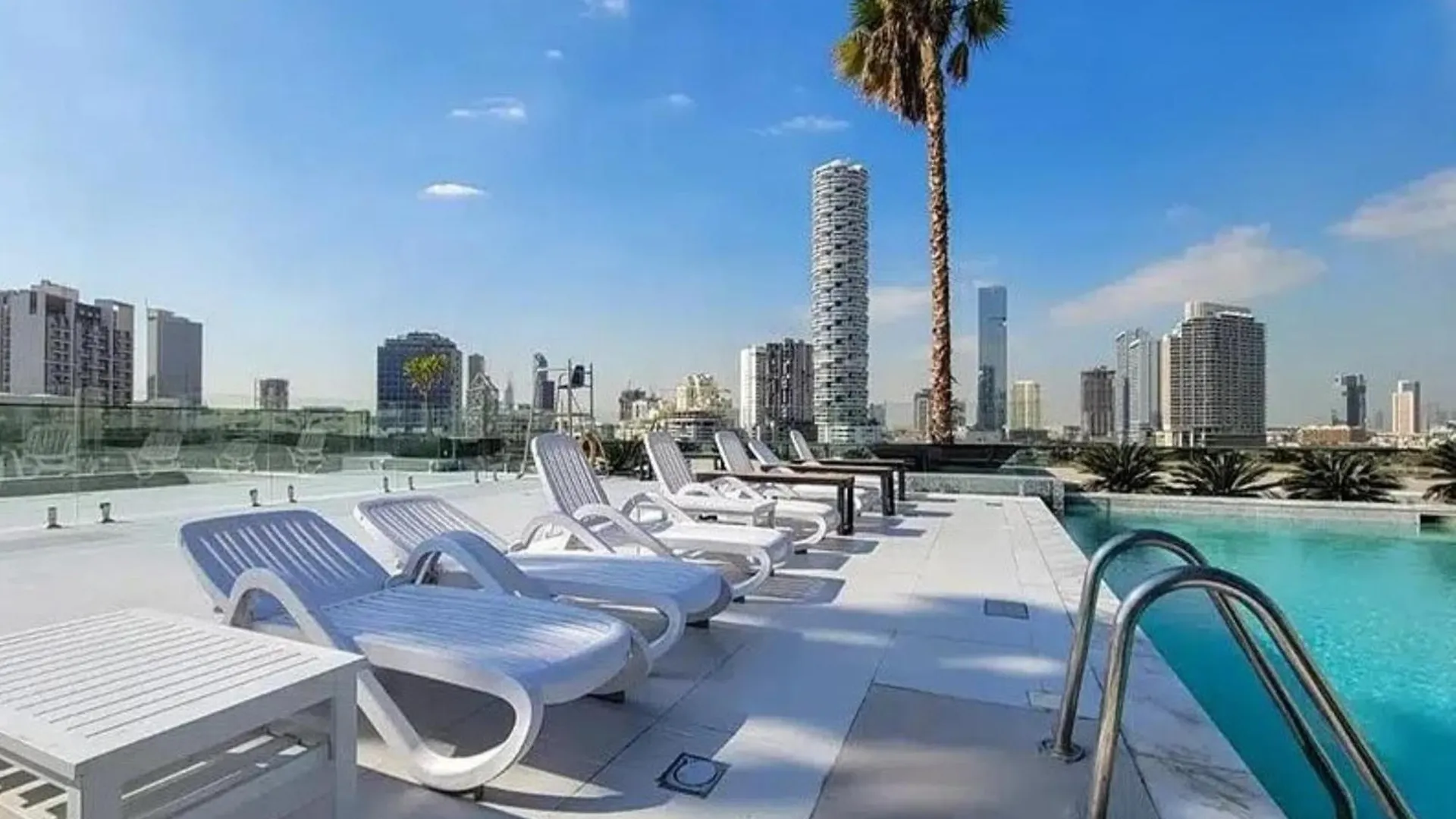 Majestic Studio Apartment In Regina Tower, Jumeirah Village Circle By Deluxe Holiday Homes Dubai Emirati Arabi Uniti