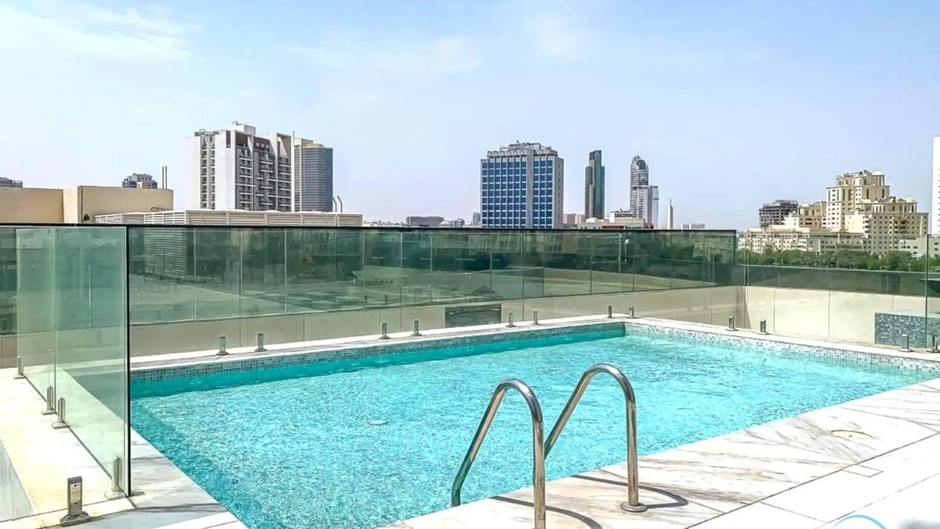 Majestic Studio Apartment In Regina Tower, Jumeirah Village Circle By Deluxe Holiday Homes Dubai Emirati Arabi Uniti